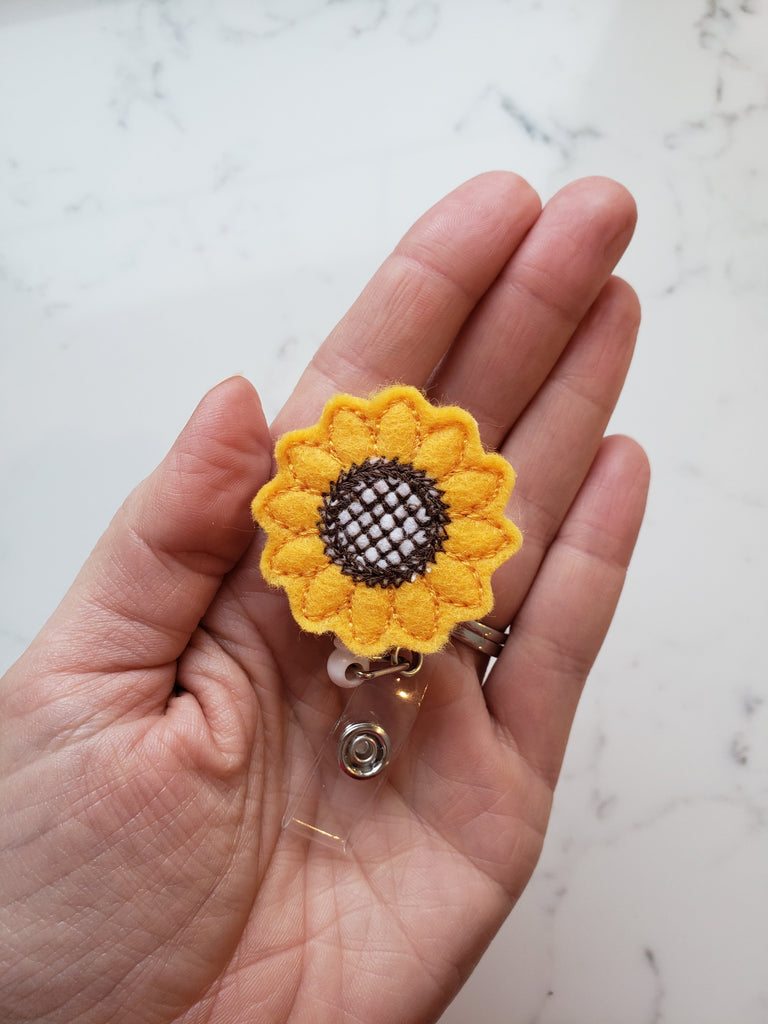  Teling 16 Pcs Nurse Retractable Badge Clip Animal Sunflower  Butterfly Rhinestone Badge Reels