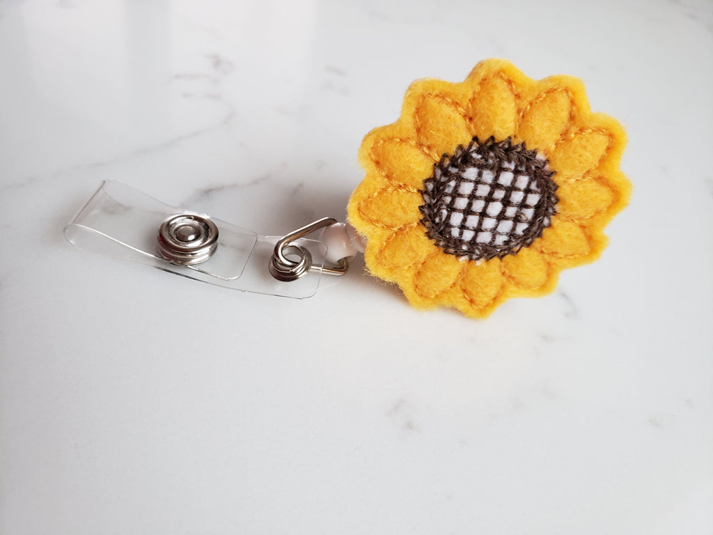 2 Pack Sunflower Badge Holder with Silicone Beads, Lightweight RN Badge  Reel, 24in Felt ID Badge Holders Retractable with Belt Clip for Women Nurse