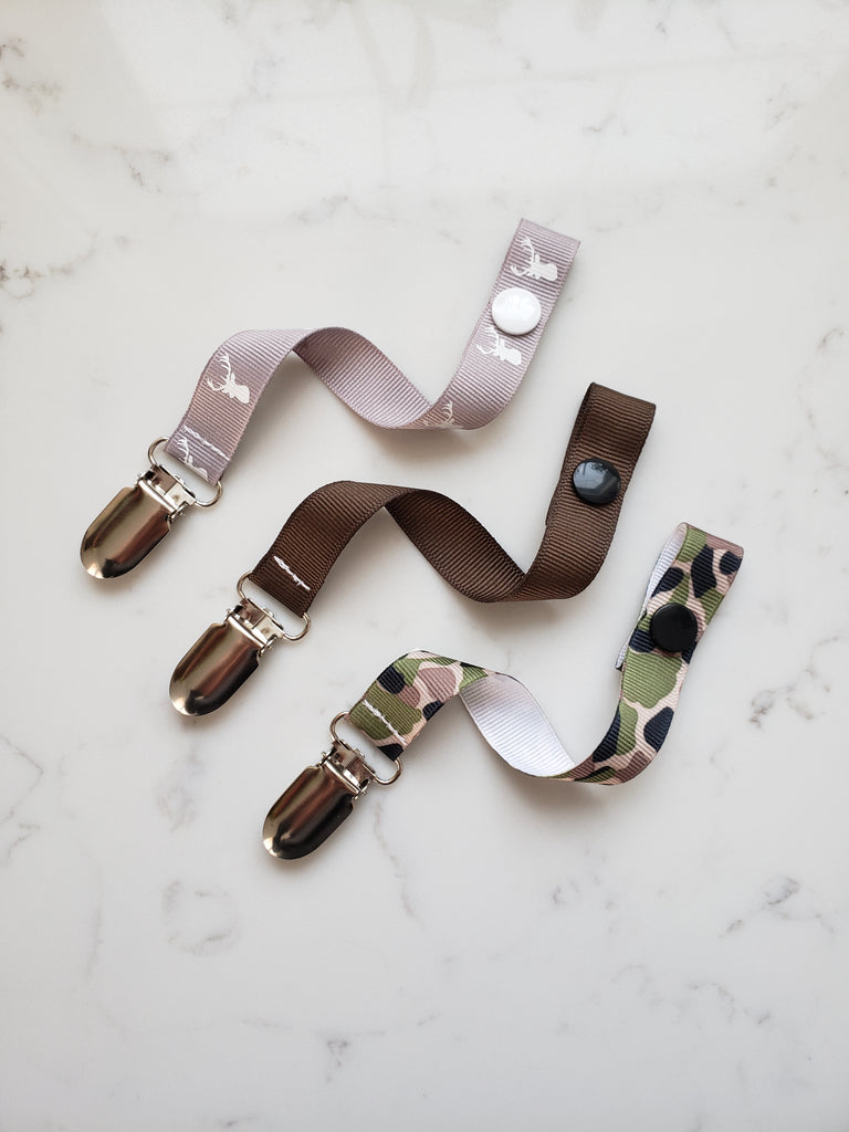 Camo PACIFIER CLIP - Deer Head Soother Clip - Baby Boy Shower Gift Set –  Sweet Sparrow Design